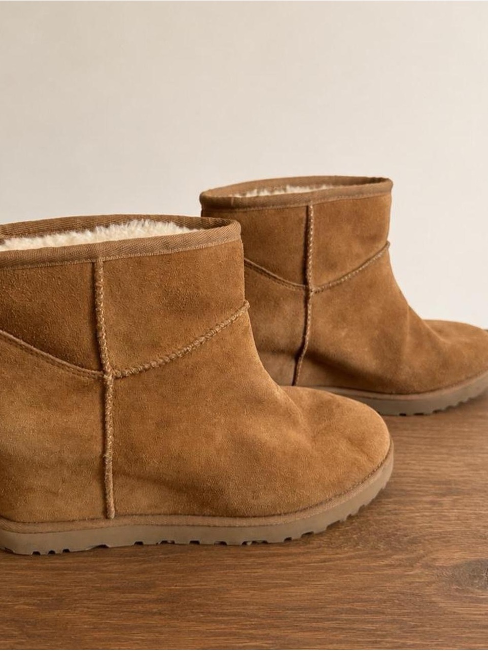 UGG ankle Suede Boots in Chestnut Brown